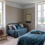 Refurbished Chateau Sleeps 20 With Luxury Pool * Ornezan