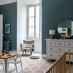 Refurbished Chateau Sleeps 20 With Luxury Pool Hébergement de vacances *