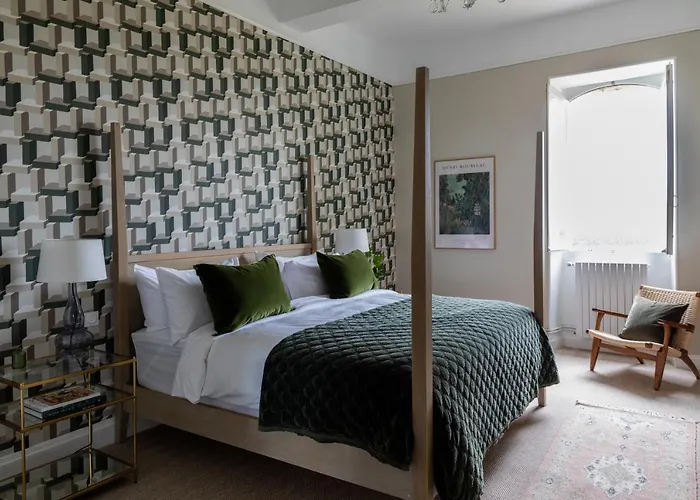 Refurbished Chateau Sleeps 20 With Luxury Pool *