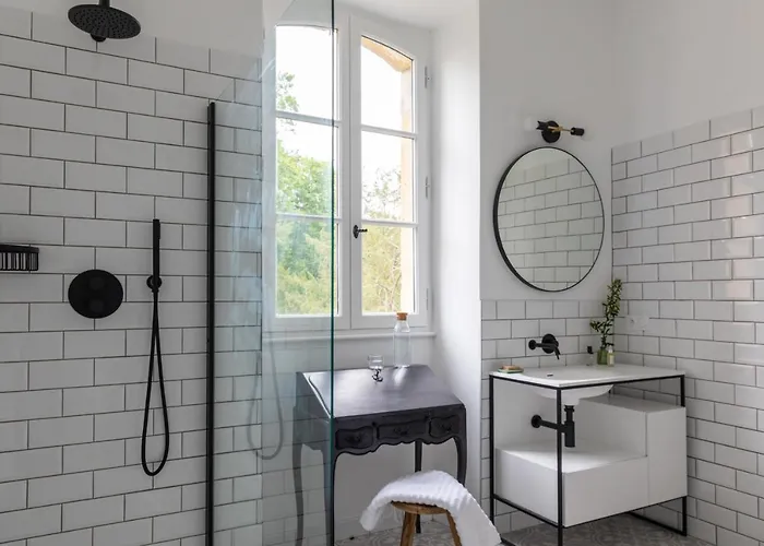 Refurbished Chateau Sleeps 20 With Luxury Pool Дом отдыха *