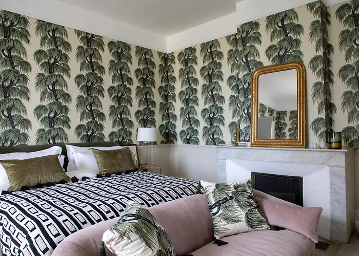 Refurbished Chateau Sleeps 20 With Luxury Pool Дом отдыха Ornezan