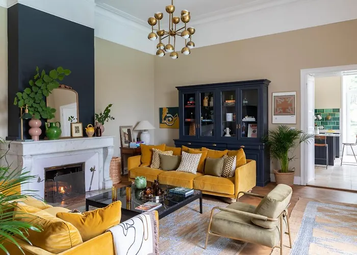 Refurbished Chateau Sleeps 20 With Luxury Pool