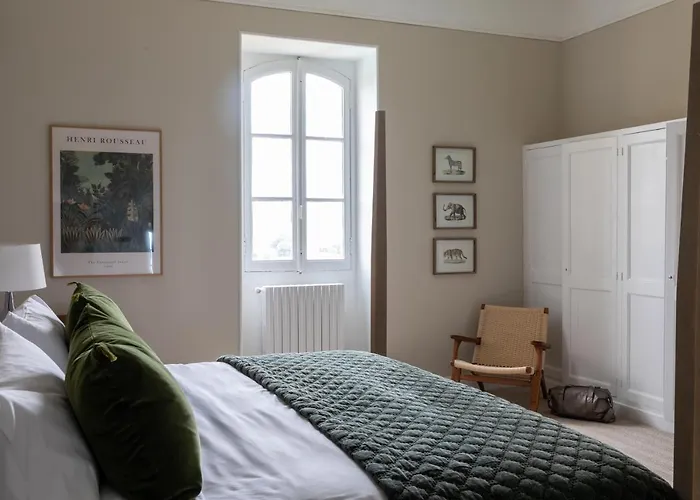 Refurbished Chateau Sleeps 20 With Luxury Pool Дом отдыха *